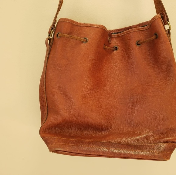 Handbags - Leather bucket bag